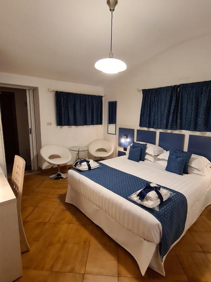 Albis Rooms Guest House Fiumicino Exterior photo