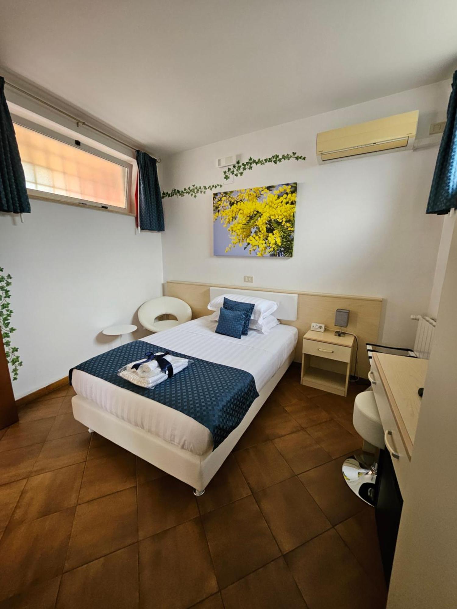 Albis Rooms Guest House Fiumicino Exterior photo